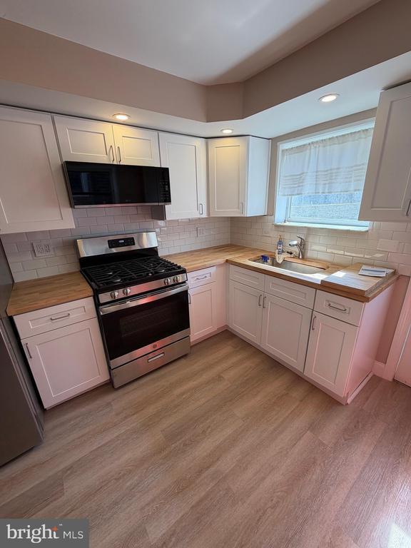 Building Photo - 3429 Tilton St