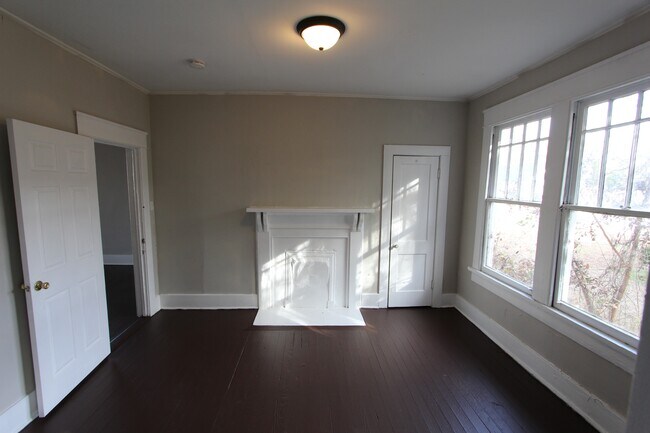 Building Photo - 226 E Moore St