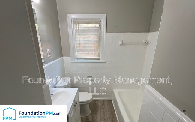 Building Photo - 1847 Driftwood Ave