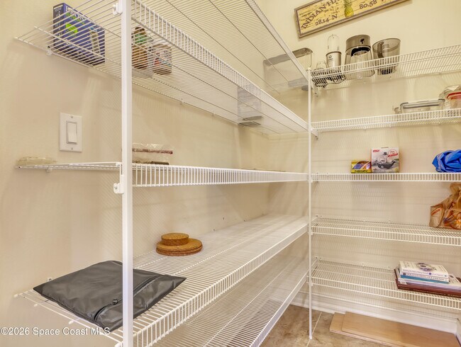 Building Photo - 118 Mediterranean Way