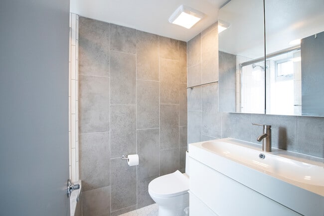 Building Photo - 969 Sigsbee St