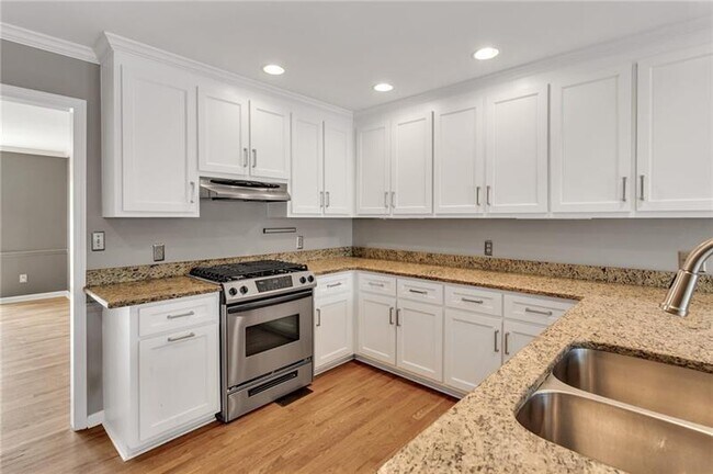 Building Photo - 185 Glenclairn Ct