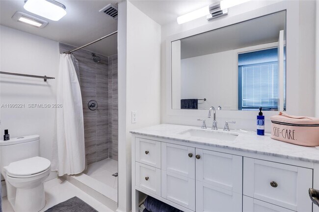 Building Photo - 1651 NE 115th St