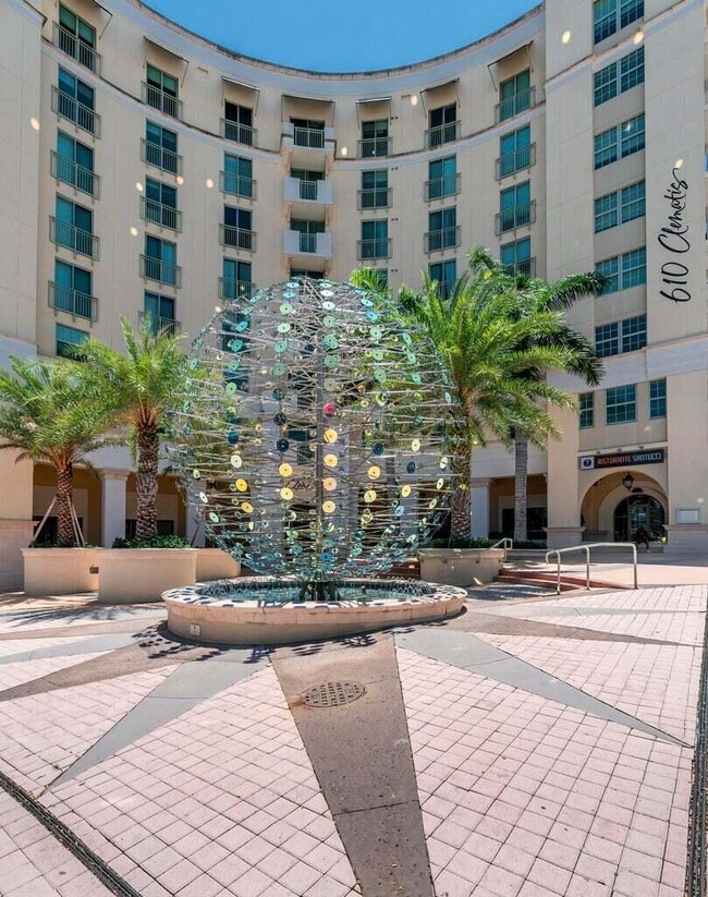 Building Photo - 610 Clematis St