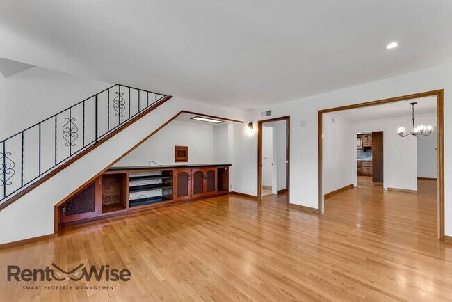 Building Photo - 1534 Whipple Ave