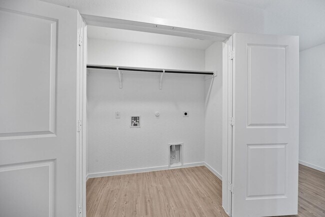Building Photo - 241 Tahoe Ave