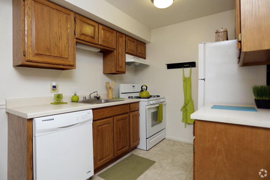 Classic Kitchen - Linden Park Apartments