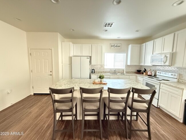 Building Photo - 8477 W Tinajas Dr