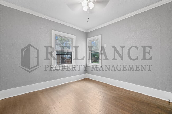 Building Photo - 332 N Rutan St