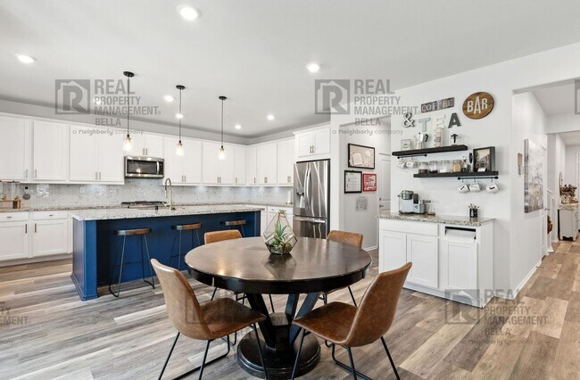 Building Photo - Beautiful 5-Bedroom Home in Audie Murphy R...
