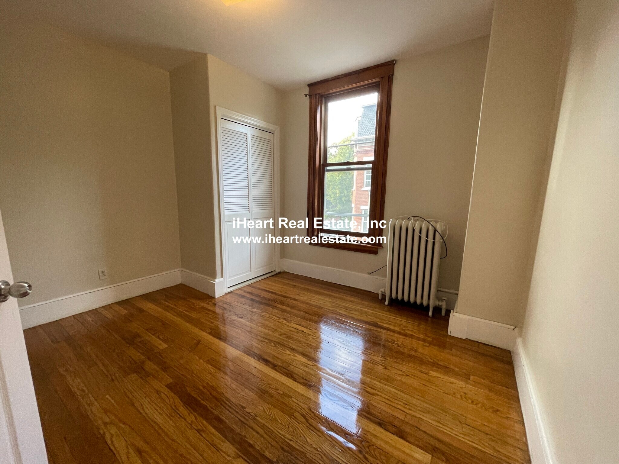 Building Photo - 338 K St