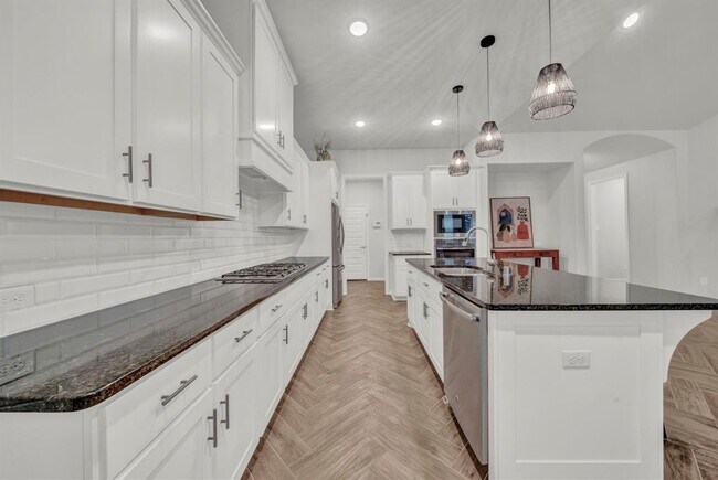 Building Photo - 23619 Greenwood Springs Pl