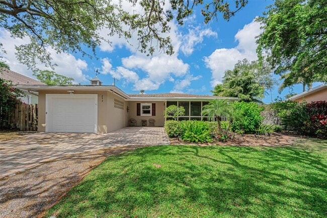 Building Photo - 253 Park Cir S