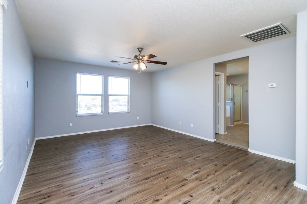 Building Photo - 31317 N Cavalier Dr