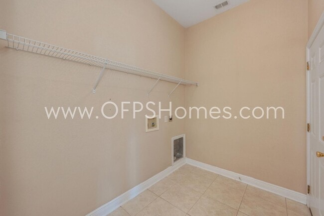 Building Photo - 1558 Venice Ave