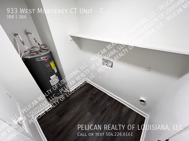 Building Photo - 933 Monterey Ct S