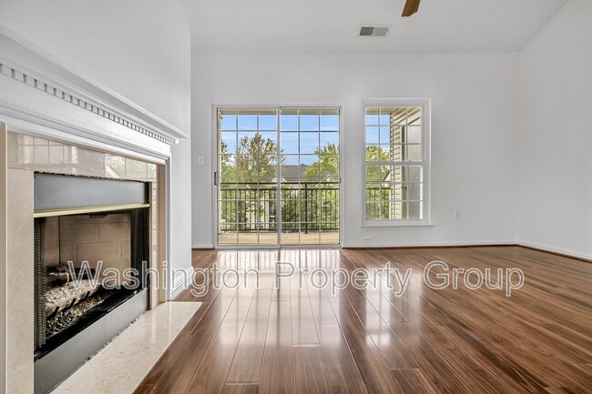 Building Photo - 4144 Fountainside Ln