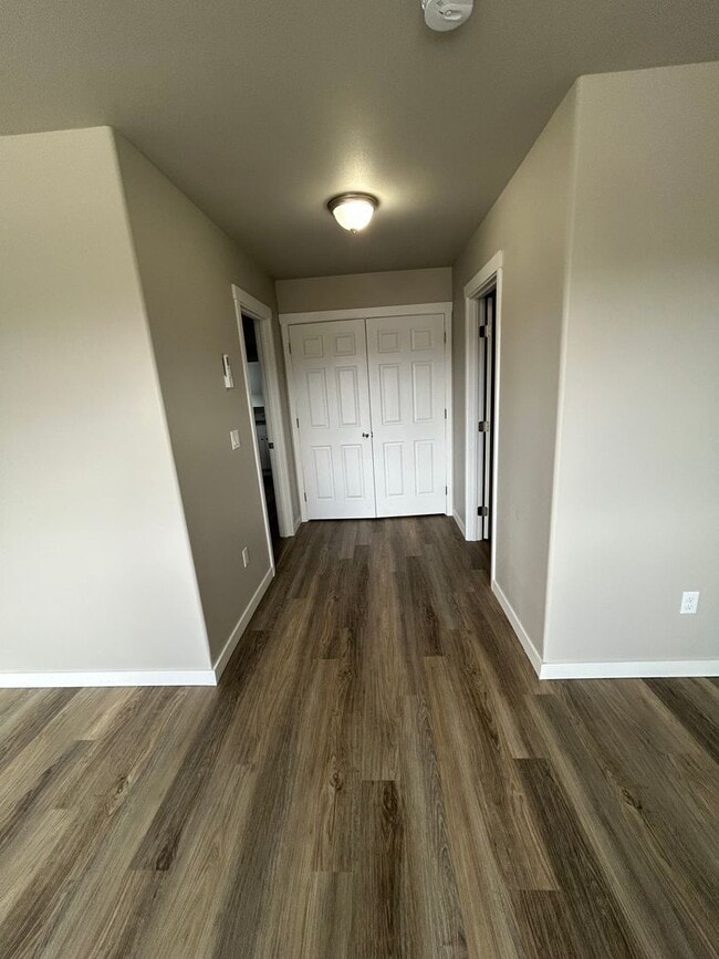 Building Photo - Beautifully Furnished Brand New 5 Bedroom ...