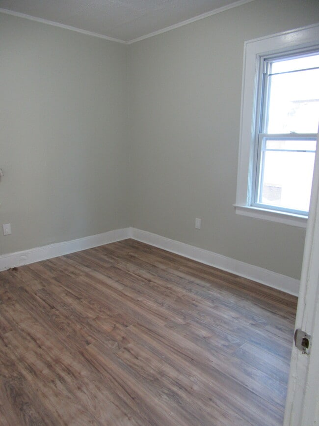 Building Photo - 56 Durand Pl