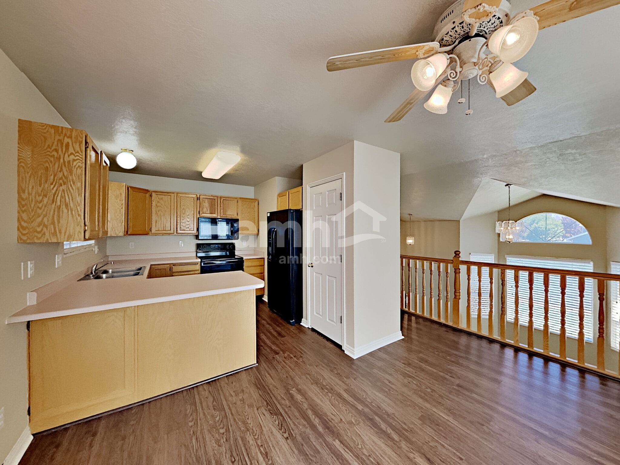 Building Photo - 1365 E 150 S