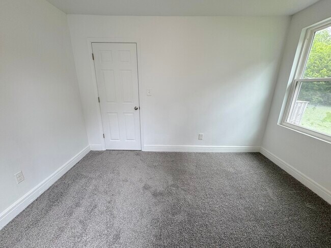 Building Photo - CHARMING 4-BEDROOM, 2-BATH COTTAGE-STYLE HOME IN HAMPTON, VA!