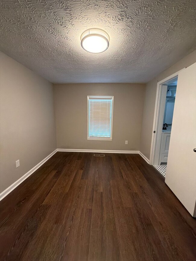 Building Photo - 2515 Cedar Ln