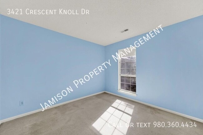 Building Photo - 3421 Crescent Knoll Dr