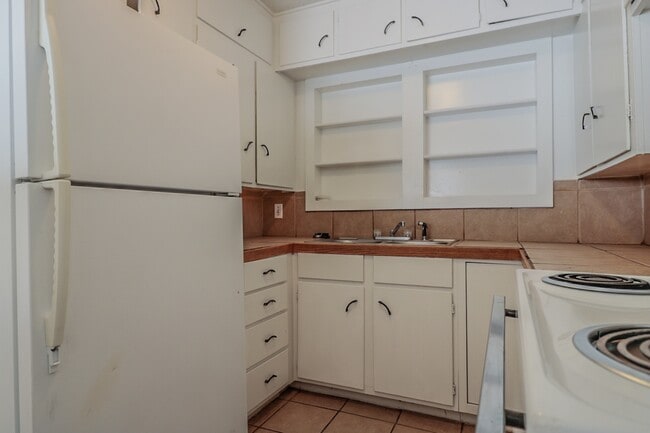 Building Photo - 2108 38th St