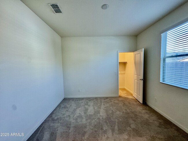 Building Photo - 21415 W Holly St