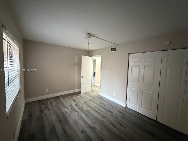 Building Photo - 3400 Foxcroft Rd