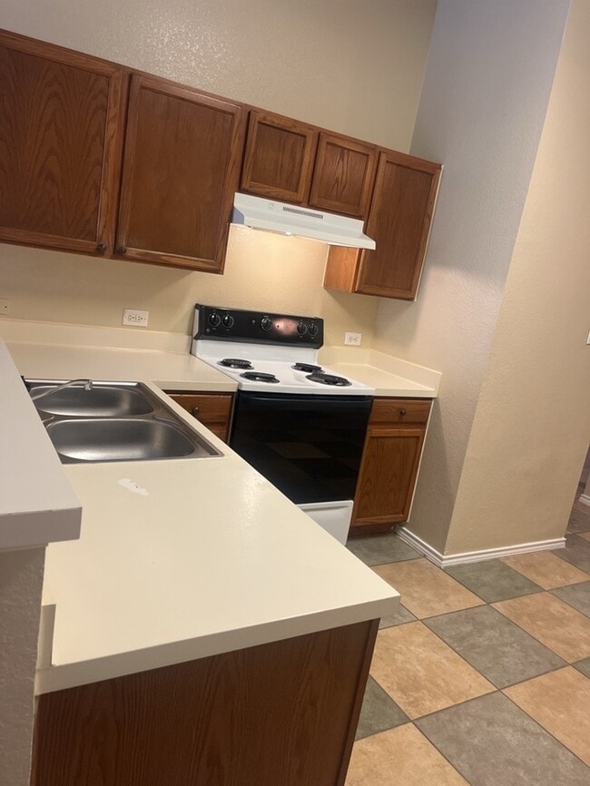 Building Photo - Great home in Windmill Farms! 3/2/2 Availa...