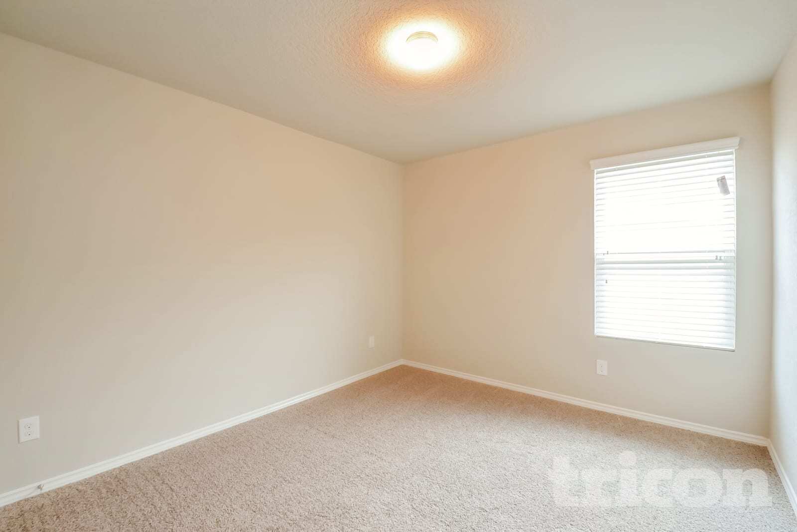 Building Photo - 9726 Marbach Gdn