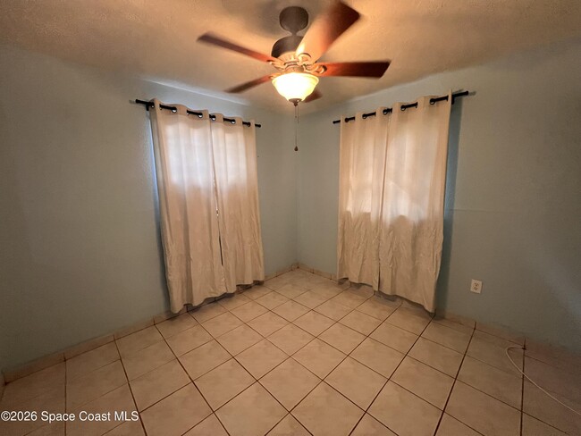 Building Photo - 2807 Tropic Rd