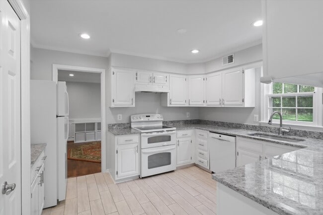 Building Photo - 4203 Maple Tree Ct