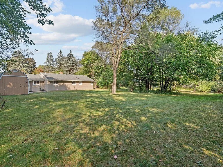 Building Photo - 609 82nd Ave N