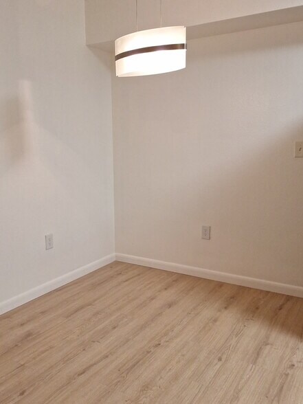 Building Photo - 6559 Emerald Dunes Dr