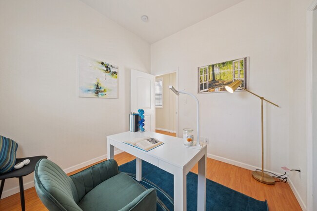 Building Photo - 1406 9th St