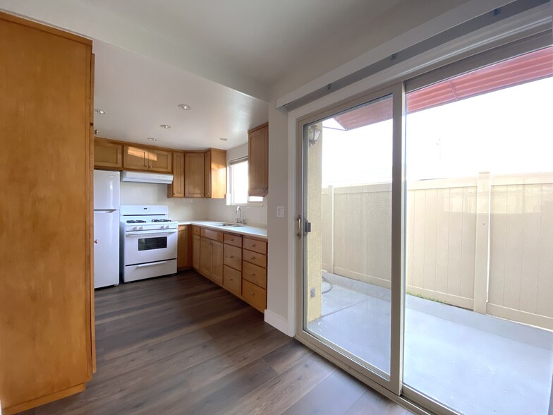 Building Photo - 7928 Virginia St