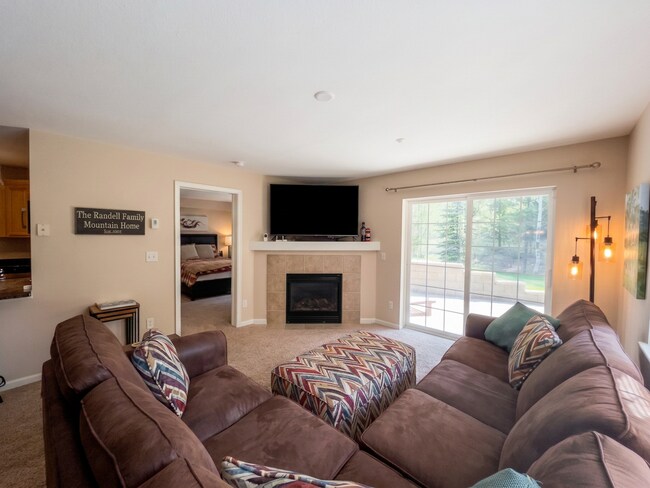 Building Photo - 163 Pelican Cir