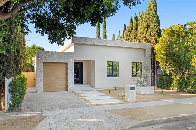 Building Photo - 17827 Miranda St