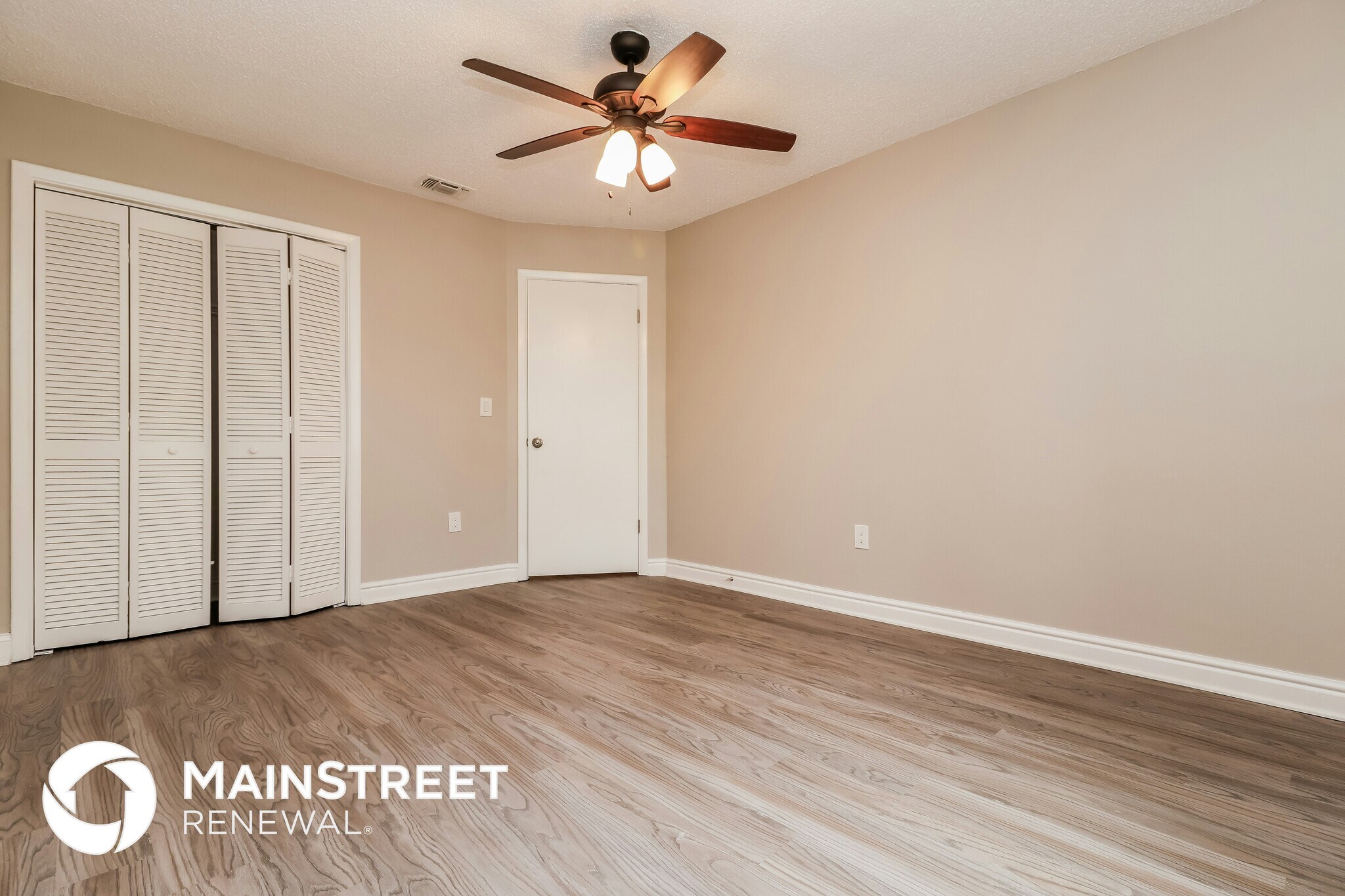 Building Photo - 9827 San Sierra Way