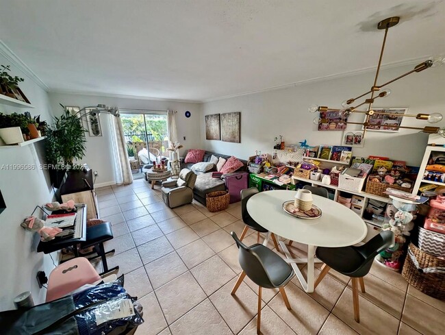 Building Photo - 8550 SW 109th Ave