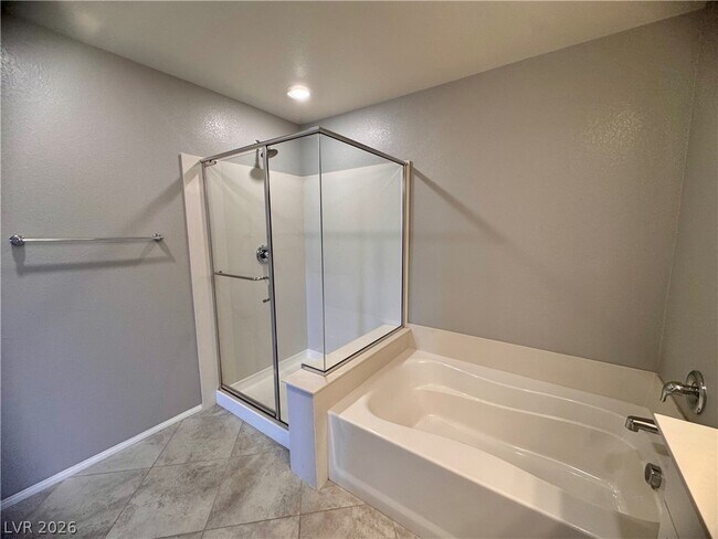 Building Photo - 2848 Alenga St