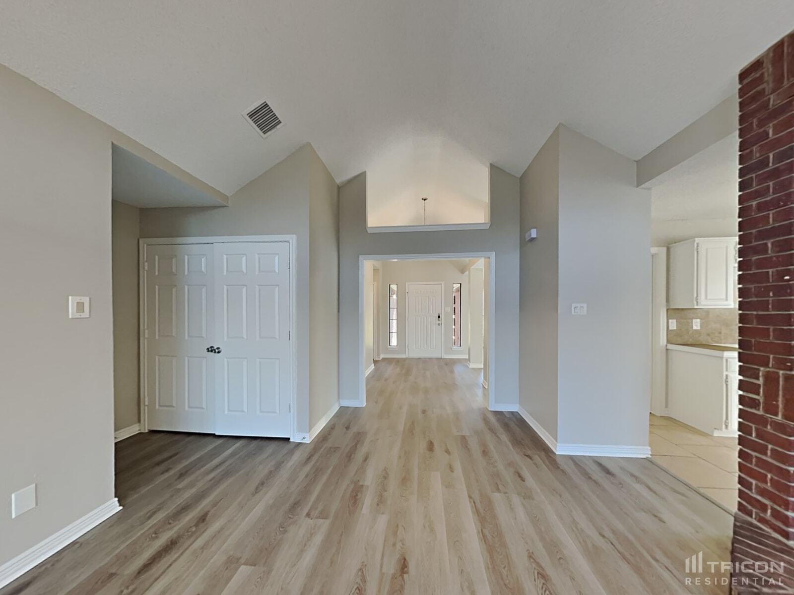 Building Photo - 653 Edgewood Dr