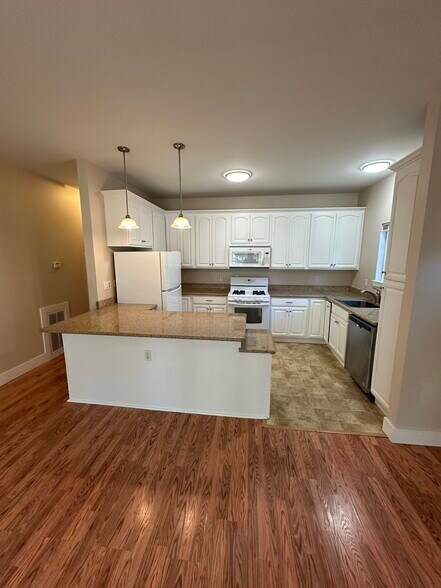 Building Photo - 507 S 15th St
