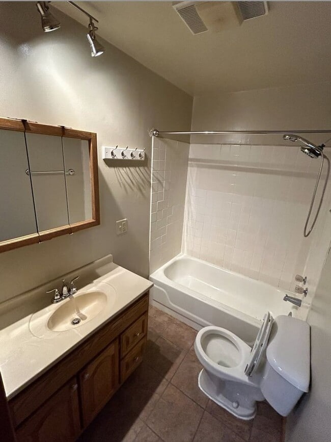 Building Photo - Click the “Apply Now” button or email wapmrentals@gmail.com for a prompt response.