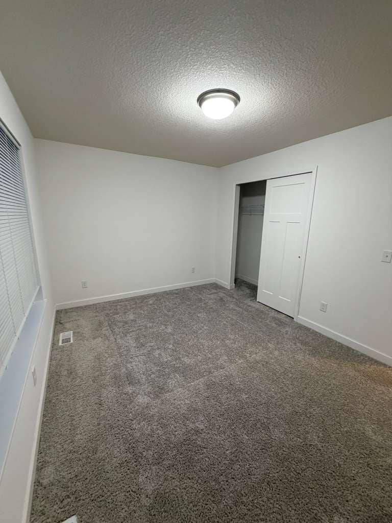 Building Photo - 10604 Heron Ave S