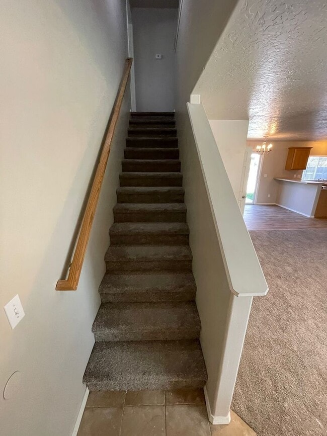 Building Photo - Ready Now / 4 Bed PLUS Large BONUS ROOM and 2.5 BA great spacious home!