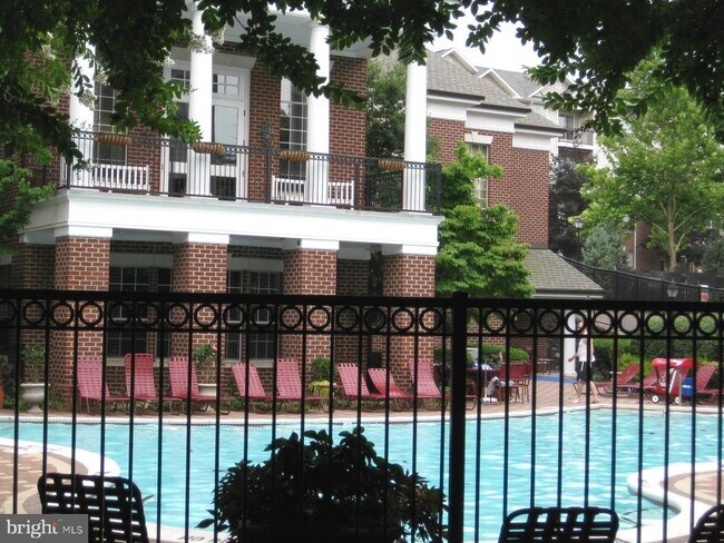 Building Photo - 1570 Spring Gate Dr.