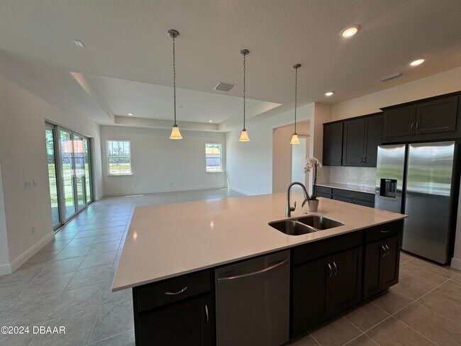 Building Photo - 2005 Divot Dr